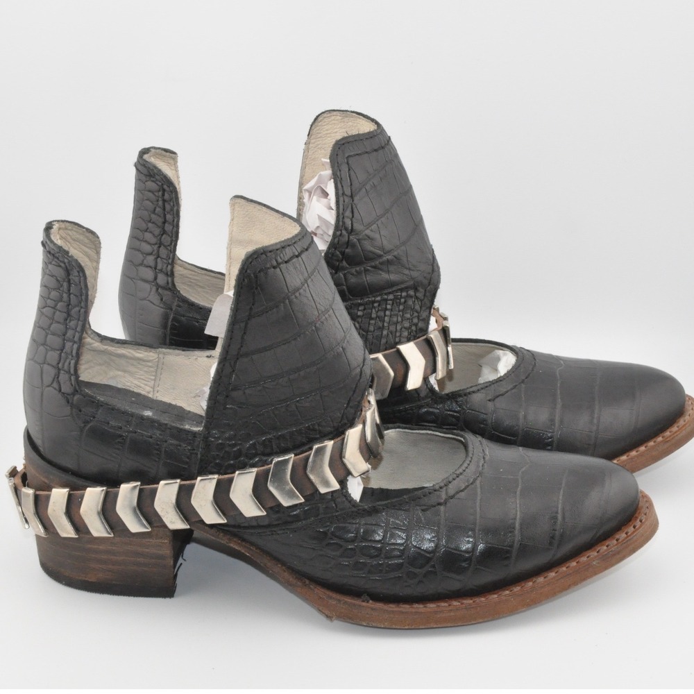 Freebird Blade Booties‎ 6 Black Excellent Croc Embossed Leather Cutout Harness